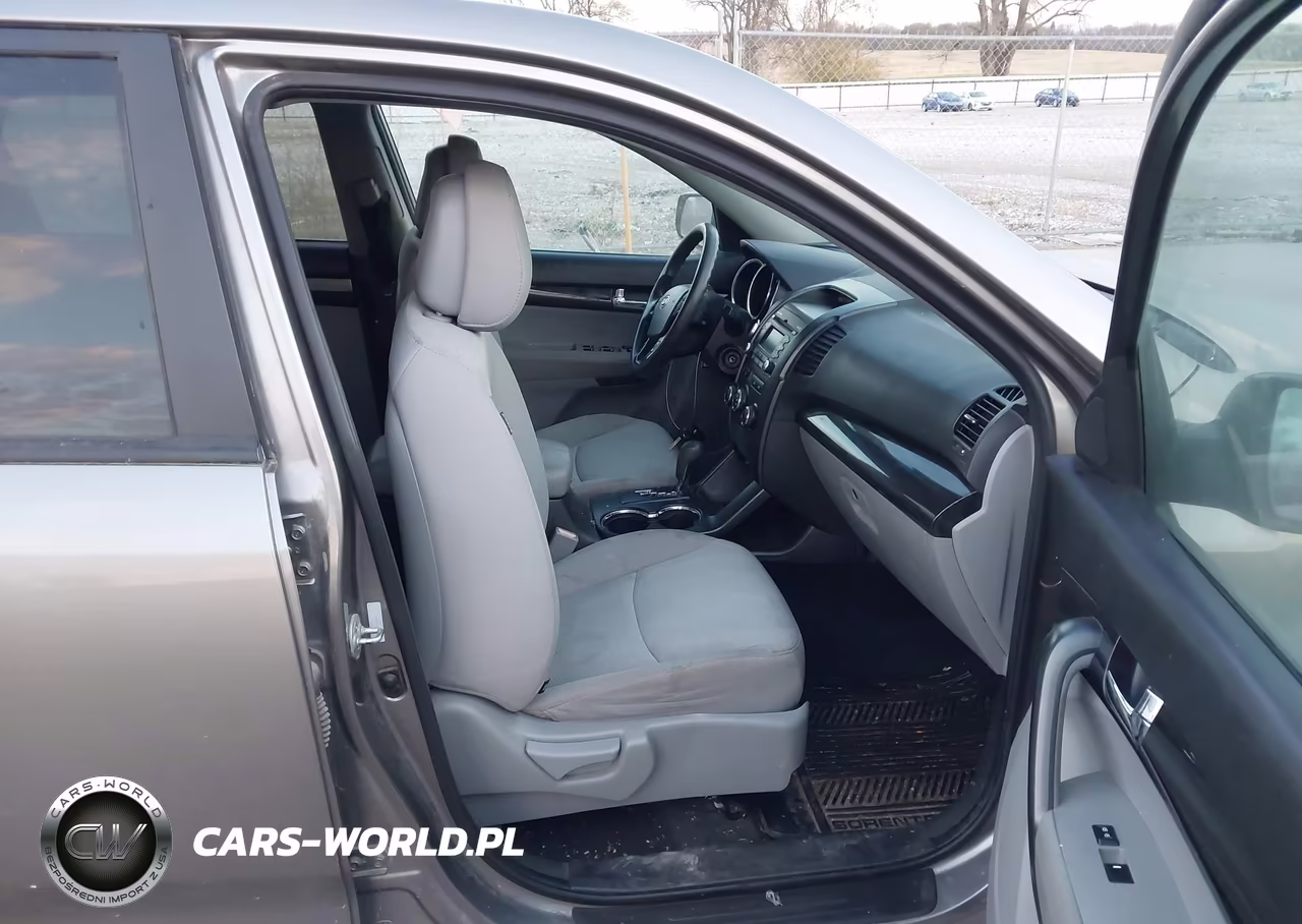 2012 Kia Sorento Lx VIN:5XYKT4A14CG190673 - 5