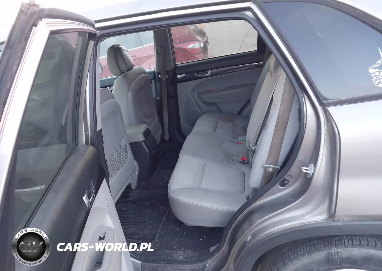 2012 Kia Sorento Lx VIN:5XYKT4A14CG190673 - 8