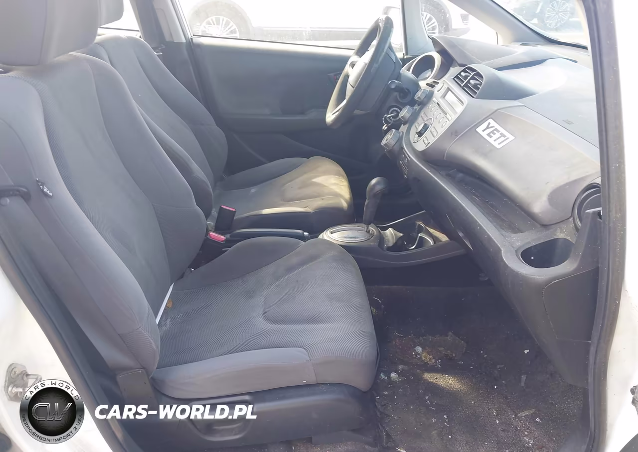 2010 Honda Fit VIN:JHMGE8H2XAC011073 - 5
