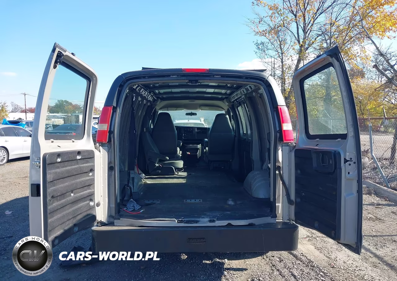 2006 Chevrolet Express Work Van VIN:1GCFG15XX61152517 - 12