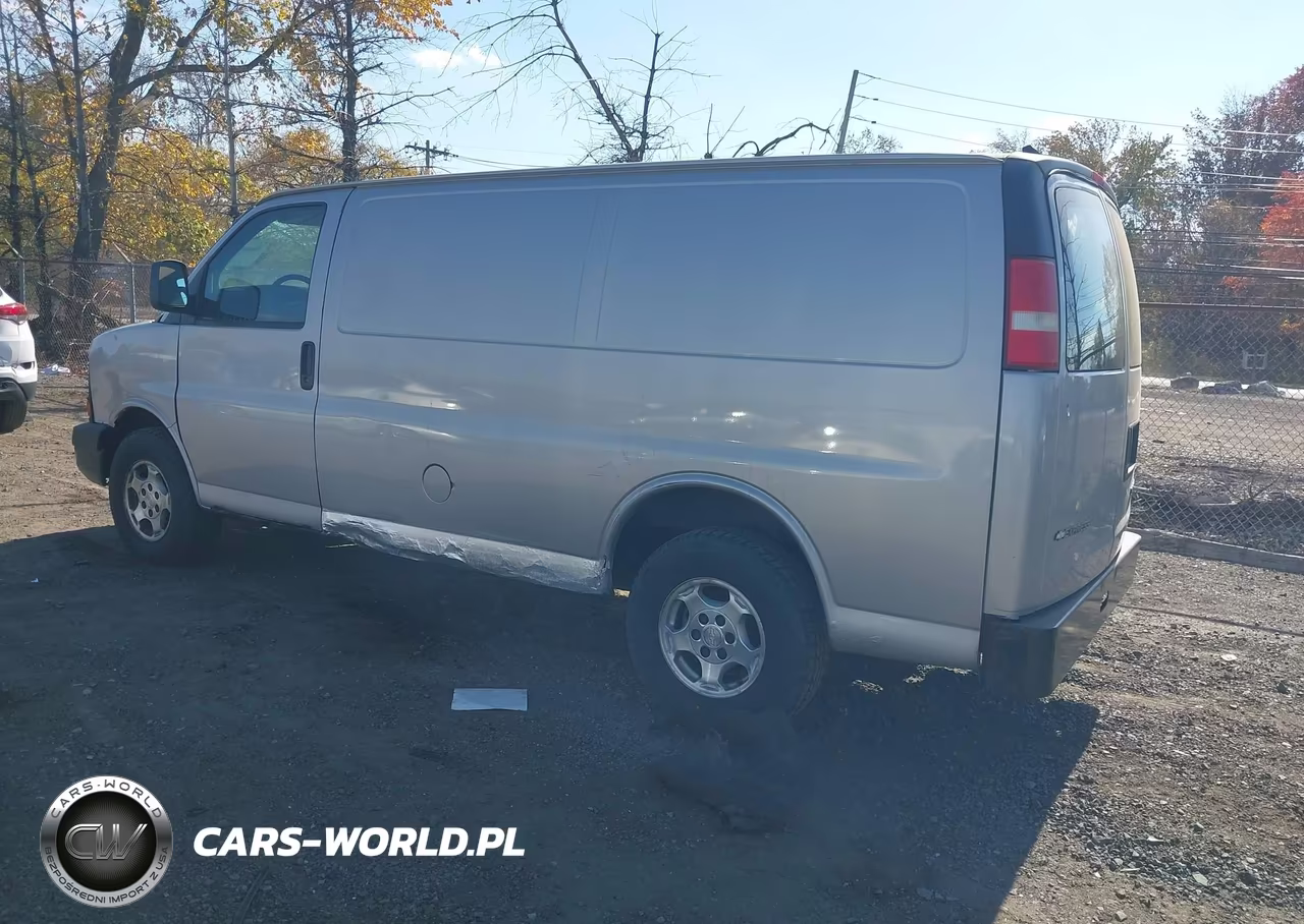 2006 Chevrolet Express Work Van VIN:1GCFG15XX61152517 - 3