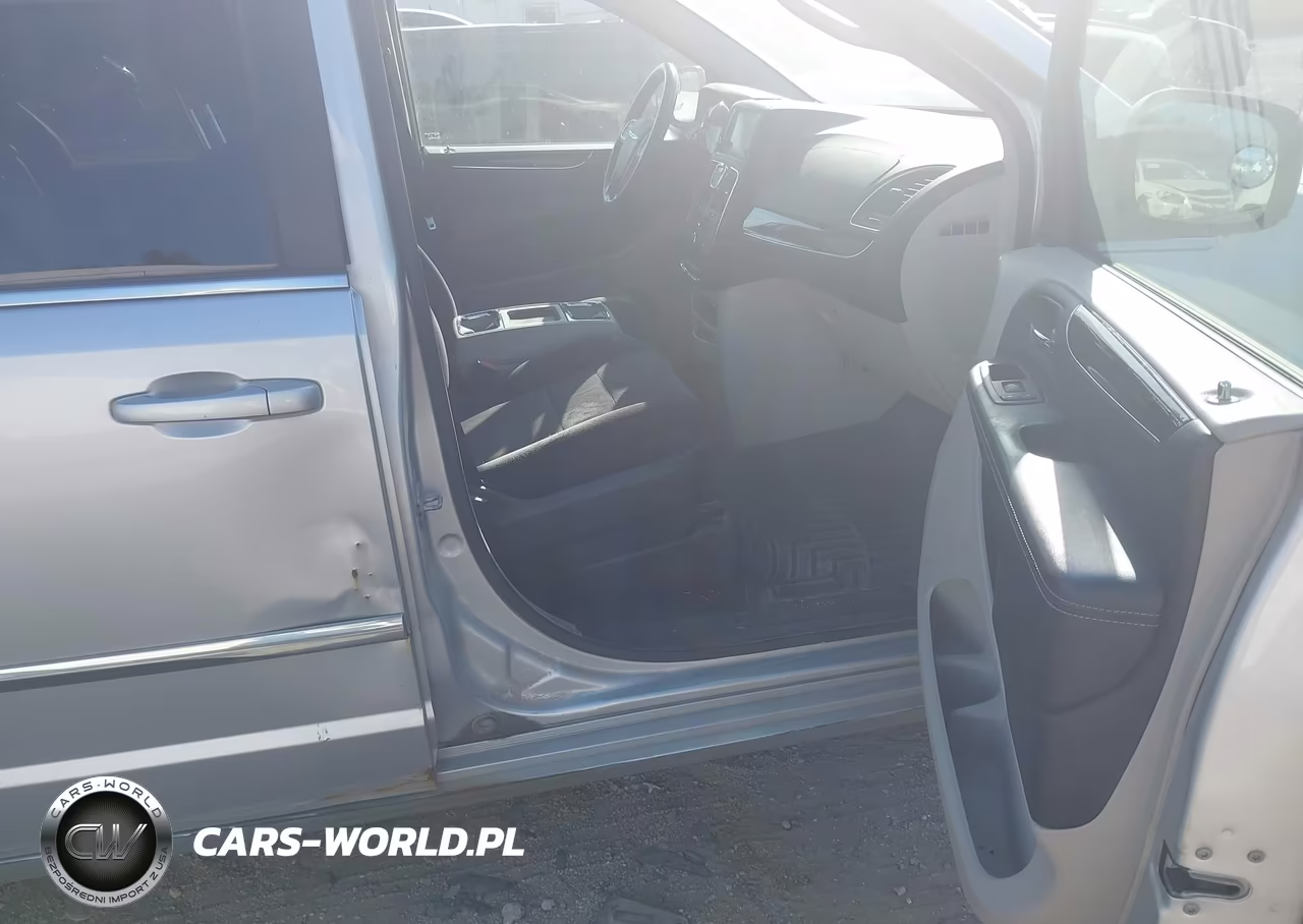 2011 Chrysler Town & Country Touring VIN:2A4RR5DG9BR664589 - 5
