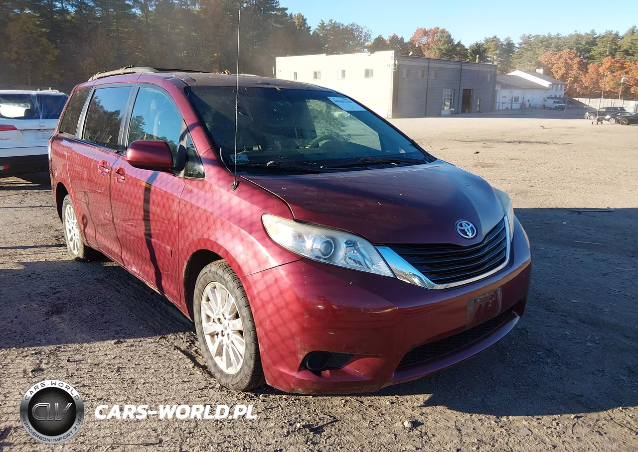 2011 Toyota Sienna Le – zdjęcie 1 z 11