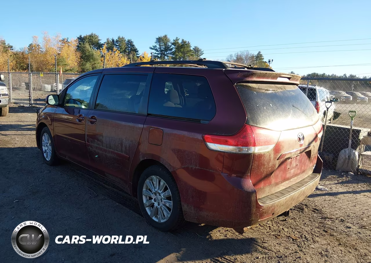 2011 Toyota Sienna Le VIN:5TDJK3DC6BS013727 - 3