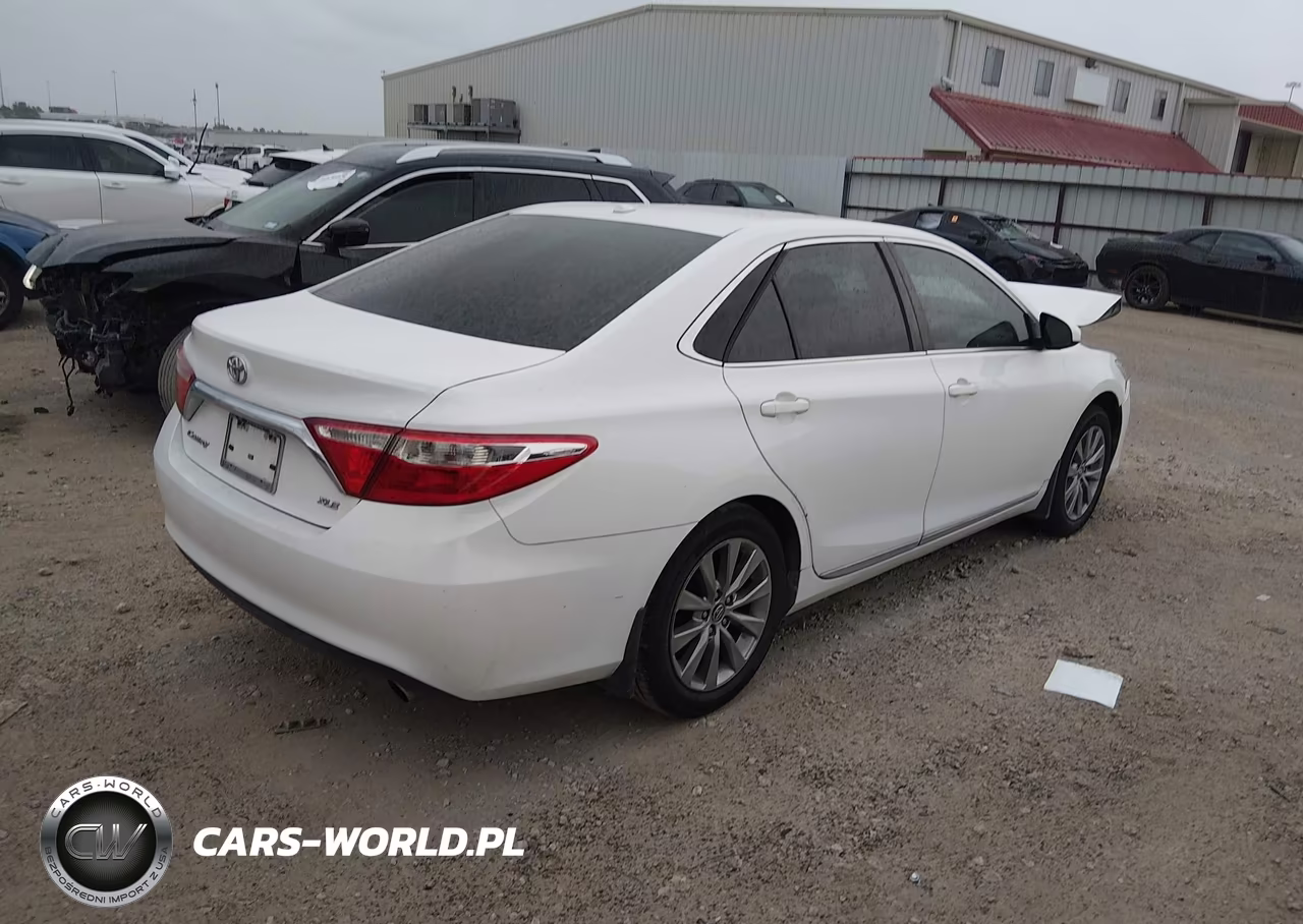 2017 Toyota Camry Xle VIN:4T1BF1FK3HU435195 - 4