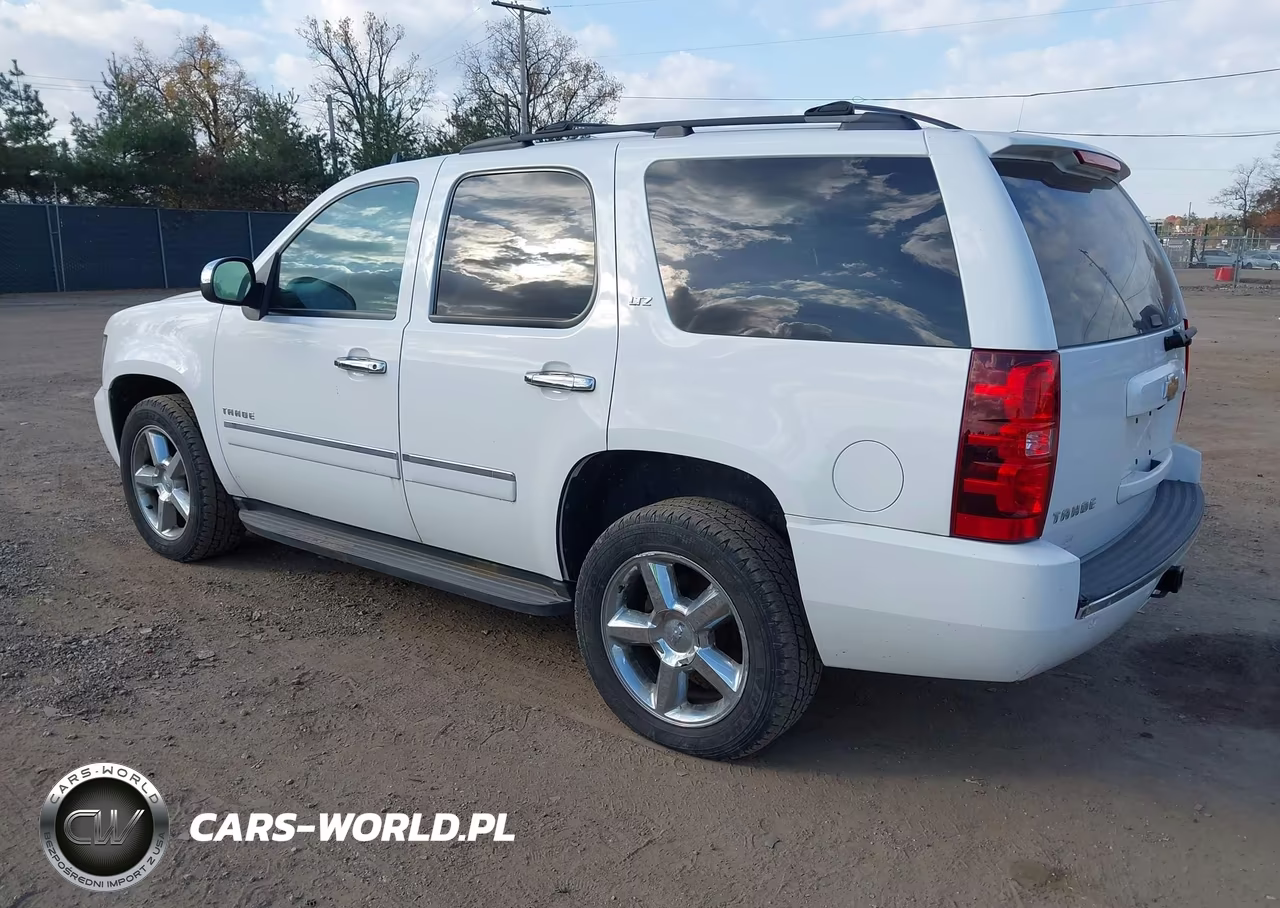 2013 Chevrolet Tahoe Ltz VIN:1GNSKCE04DR327717 - 3
