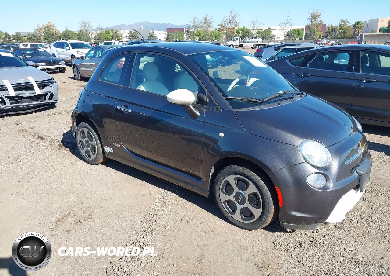 2016 Fiat 500E Battery Electric VIN:3C3CFFGE8GT214199 - 1