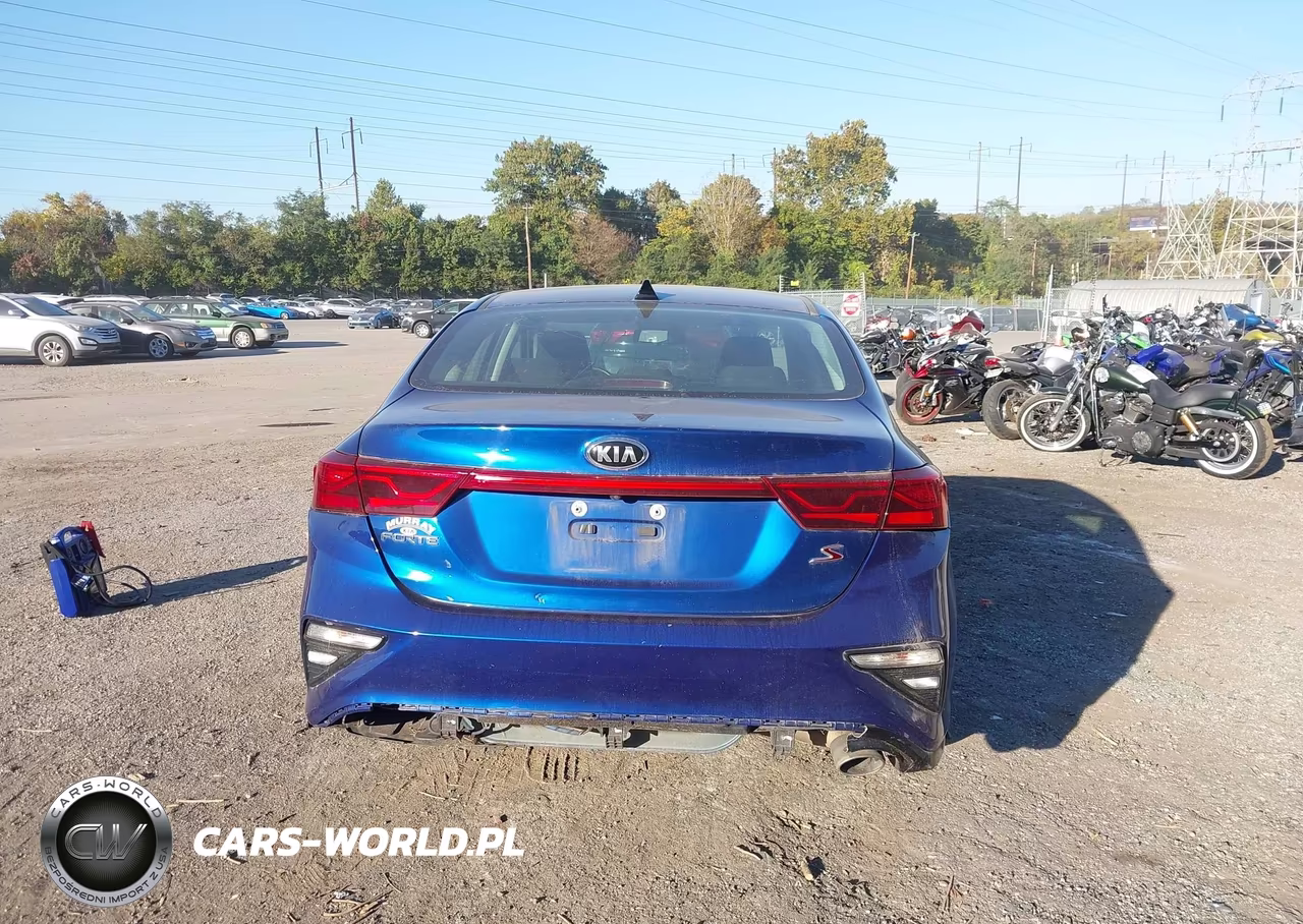 2019 Kia Forte S VIN:3KPF34AD5KE078195 - 16