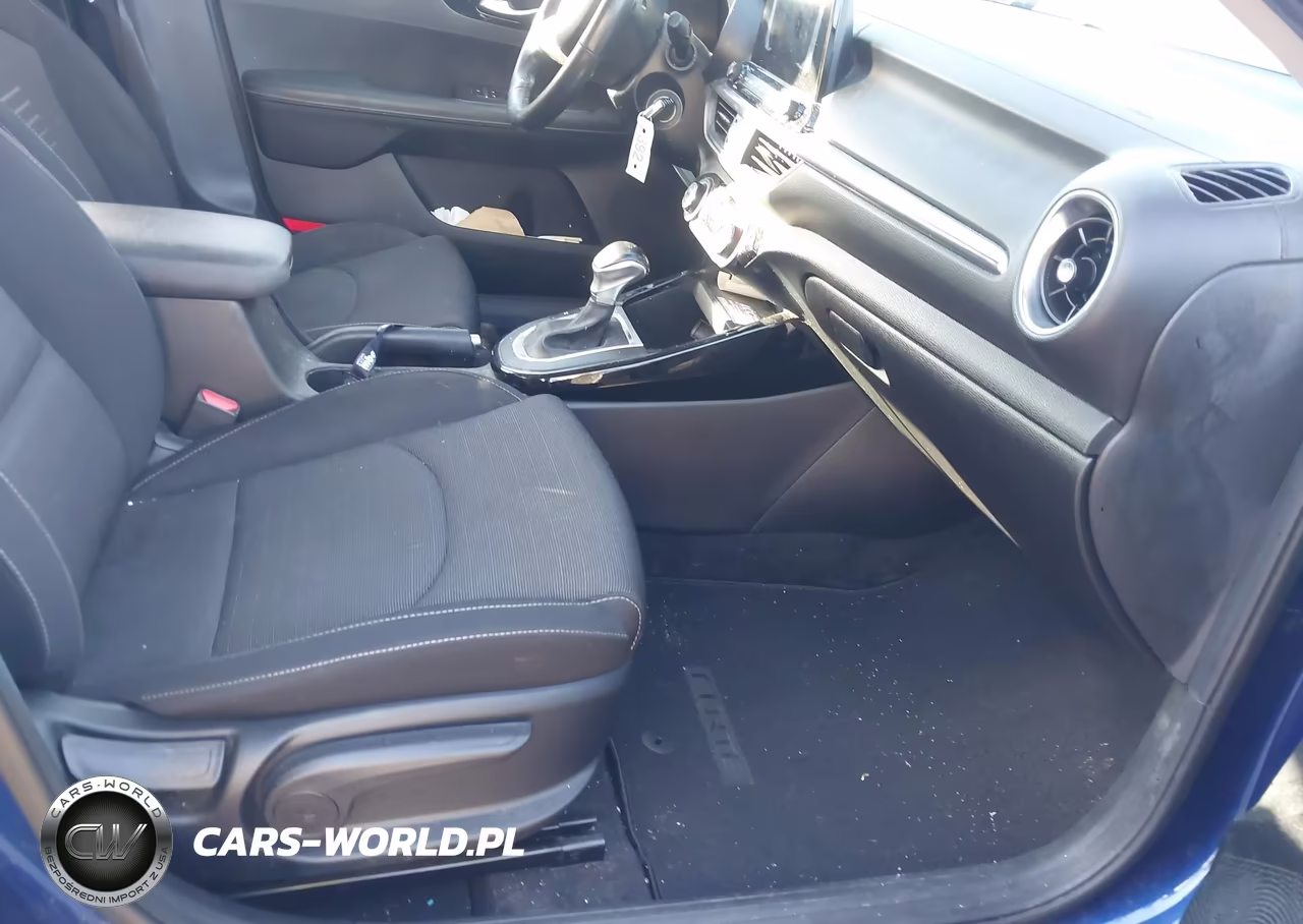 2019 Kia Forte S VIN:3KPF34AD5KE078195 - 5