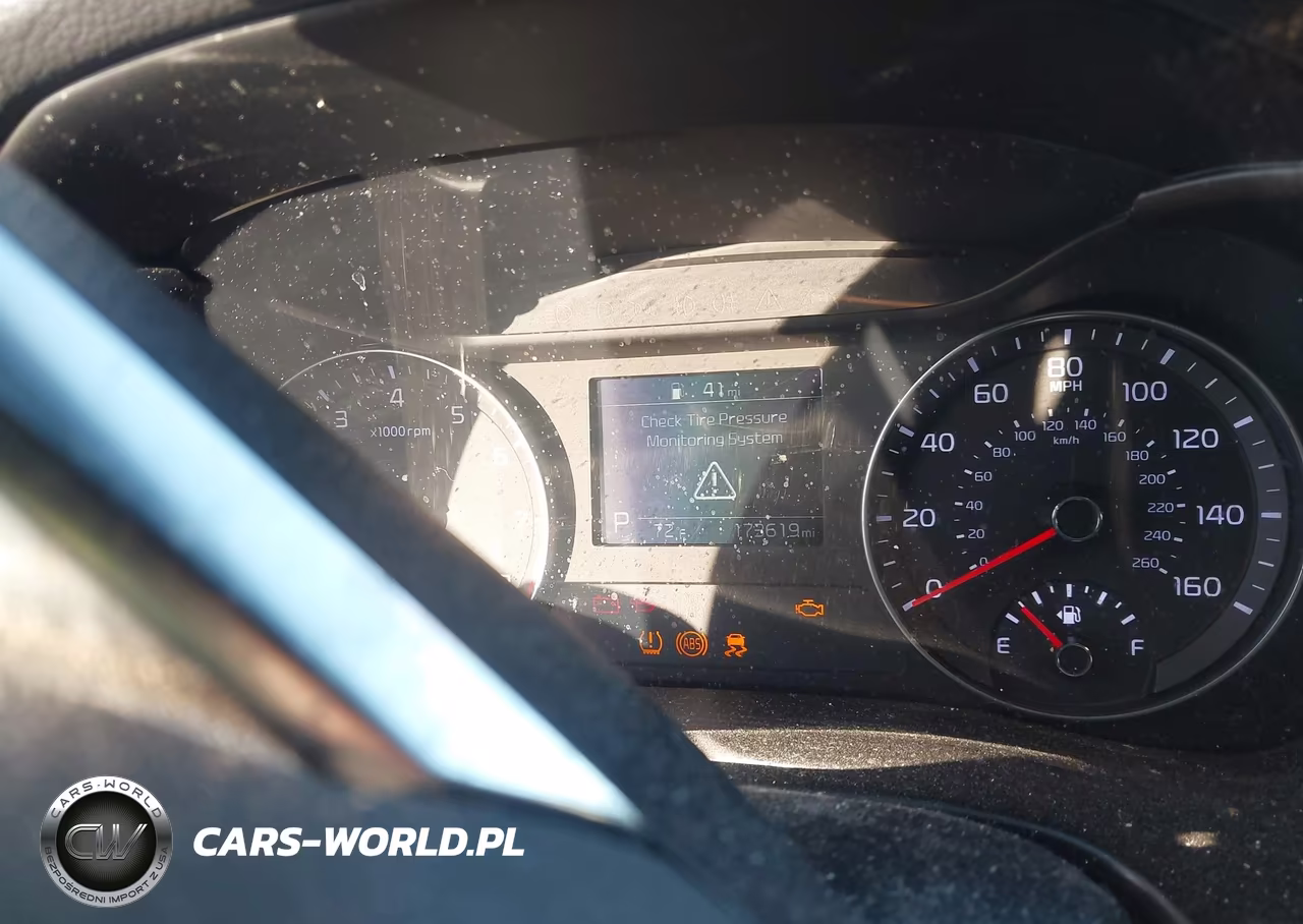 2019 Kia Forte S VIN:3KPF34AD5KE078195 - 7