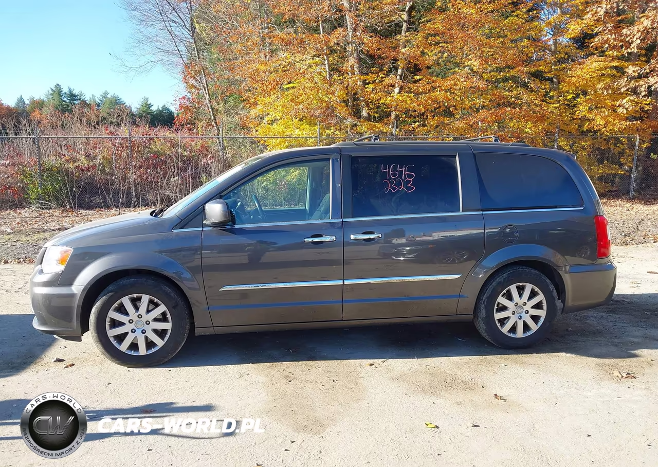 2015 Chrysler Town & Country Touring VIN:2C4RC1BG7FR752579 - 12