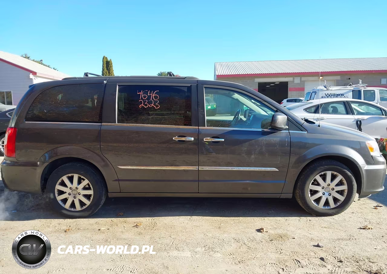 2015 Chrysler Town & Country Touring VIN:2C4RC1BG7FR752579 - 14