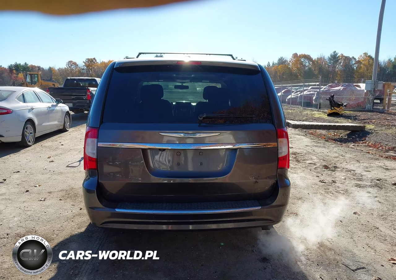 2015 Chrysler Town & Country Touring VIN:2C4RC1BG7FR752579 - 15