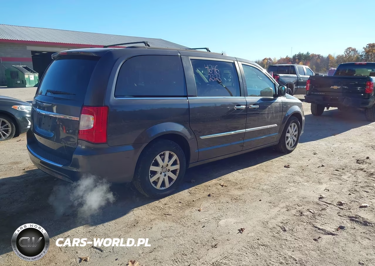2015 Chrysler Town & Country Touring VIN:2C4RC1BG7FR752579 - 4