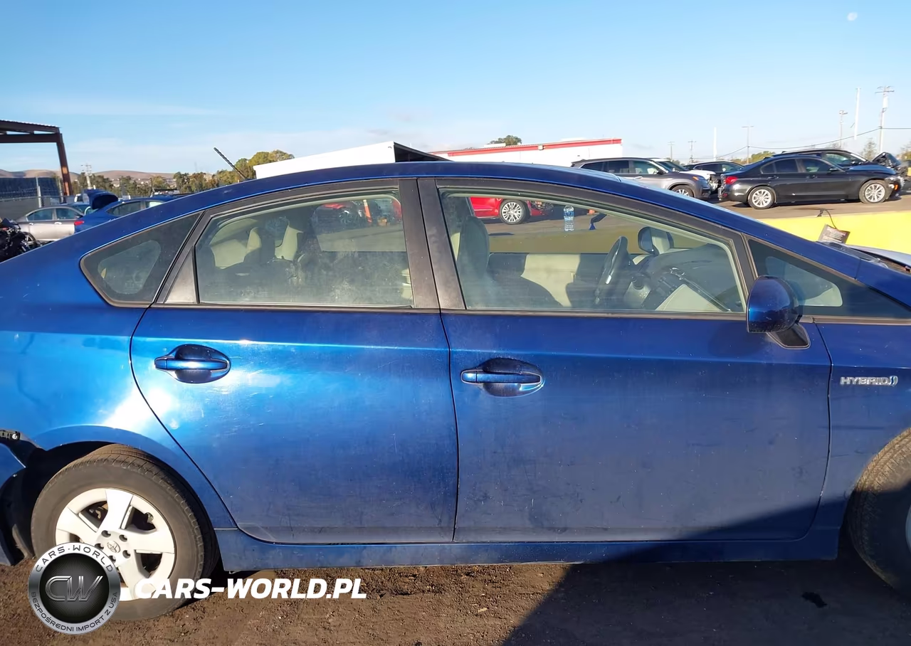 2011 Toyota Prius Two VIN:JTDKN3DU9B0319148 - 13