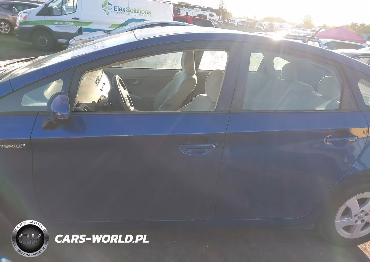 2011 Toyota Prius Two VIN:JTDKN3DU9B0319148 - 14