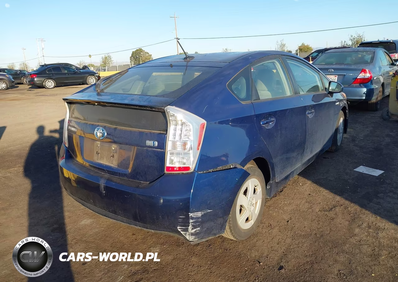 2011 Toyota Prius Two VIN:JTDKN3DU9B0319148 - 4