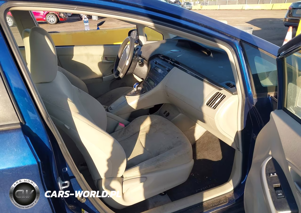 2011 Toyota Prius Two VIN:JTDKN3DU9B0319148 - 5