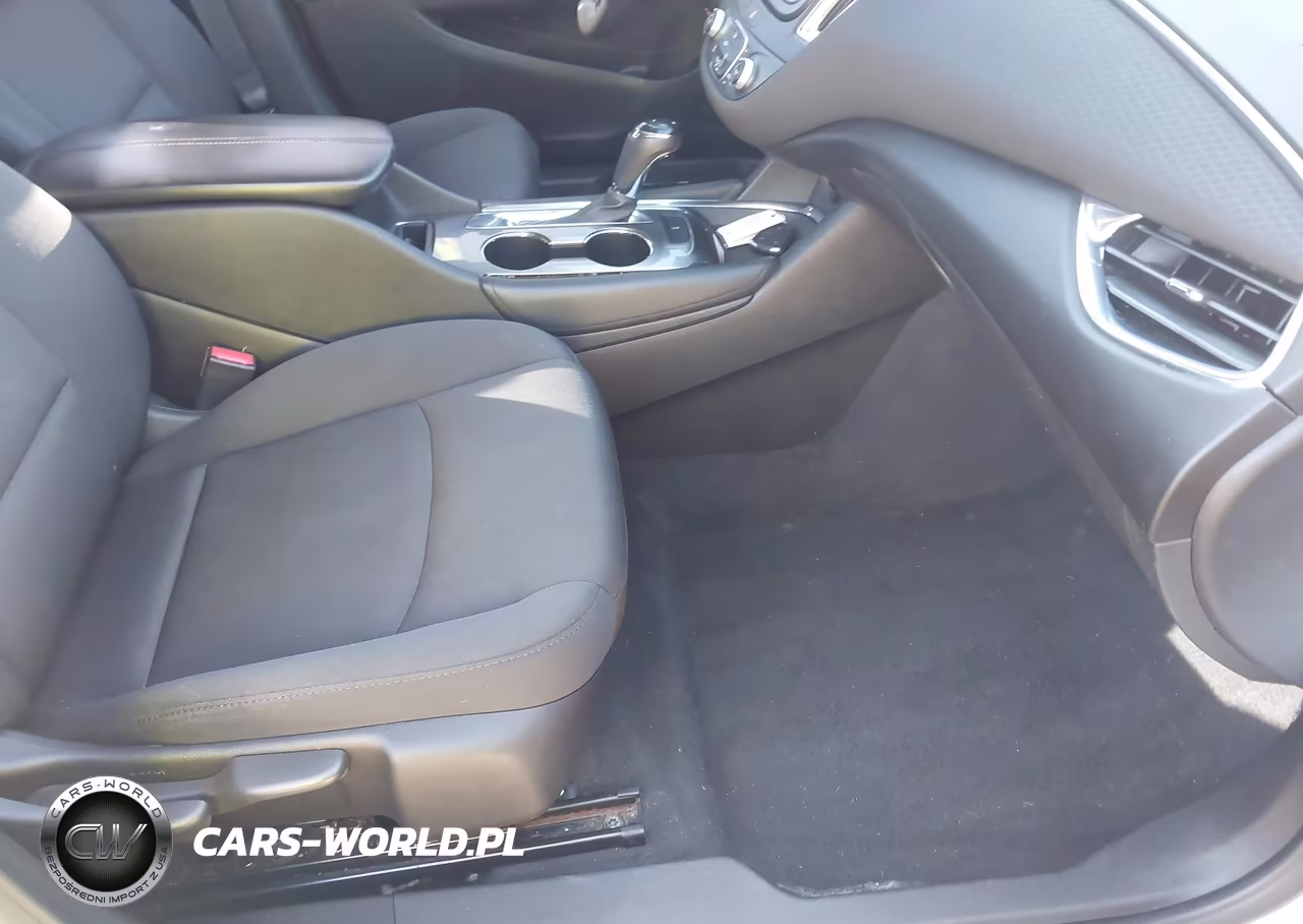 2018 Chevrolet Malibu Lt VIN:1G1ZD5ST0JF173864 - 5