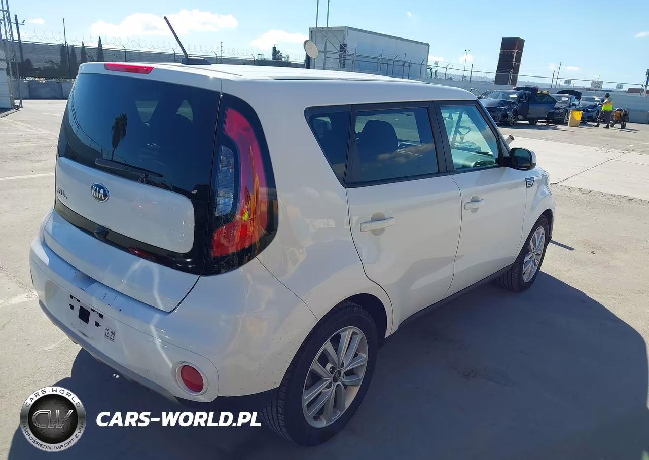 2019 Kia Soul + VIN:KNDJP3A53K7911509 - 4