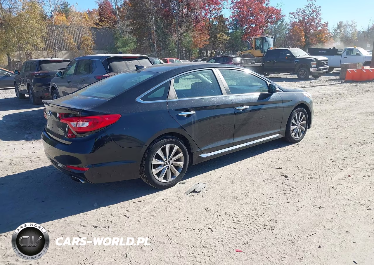 2015 Hyundai Sonata Sport VIN:5NPE34AFXFH185564 - 4