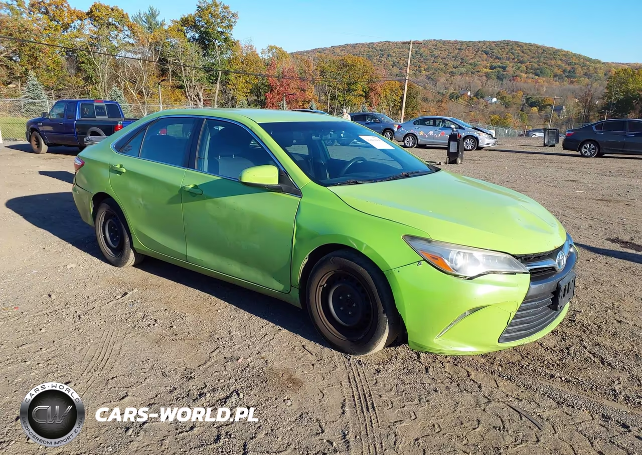 2015 Toyota Camry Hybrid Le