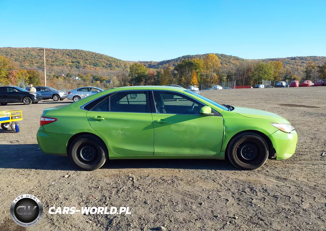 2015 Toyota Camry Hybrid Le VIN:4T1BD1FK6FU155225 - 13
