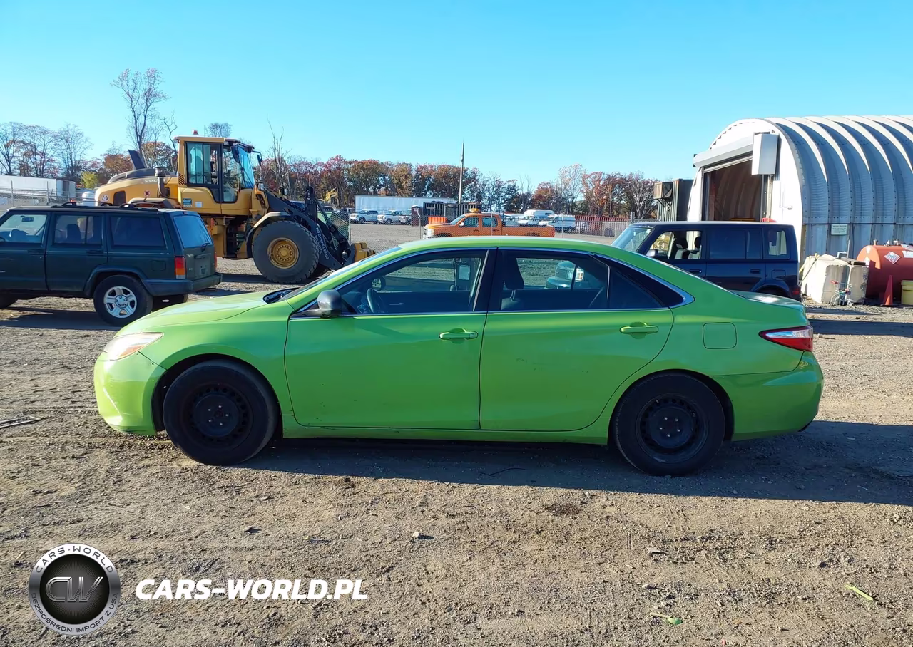 2015 Toyota Camry Hybrid Le VIN:4T1BD1FK6FU155225 - 14