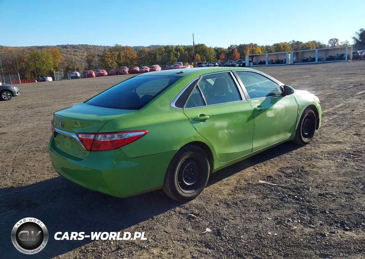 2015 Toyota Camry Hybrid Le VIN:4T1BD1FK6FU155225 - 4