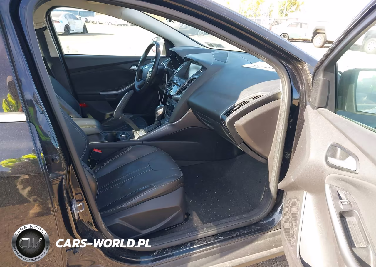 2014 Ford Focus Titanium VIN:1FADP3J26EL106169 - 5