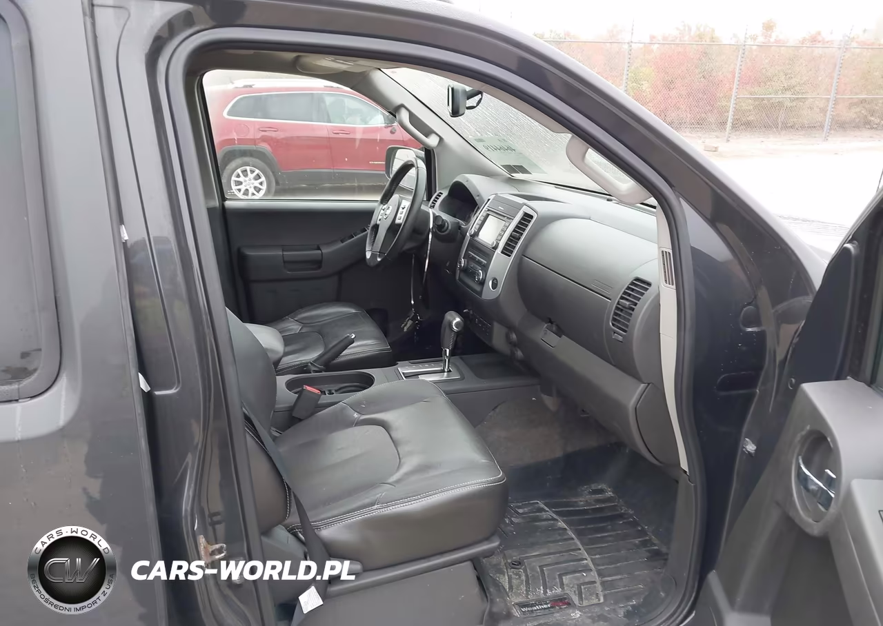 2015 Nissan Xterra Pro-4X VIN:5N1AN0NW5FN657919 - 5