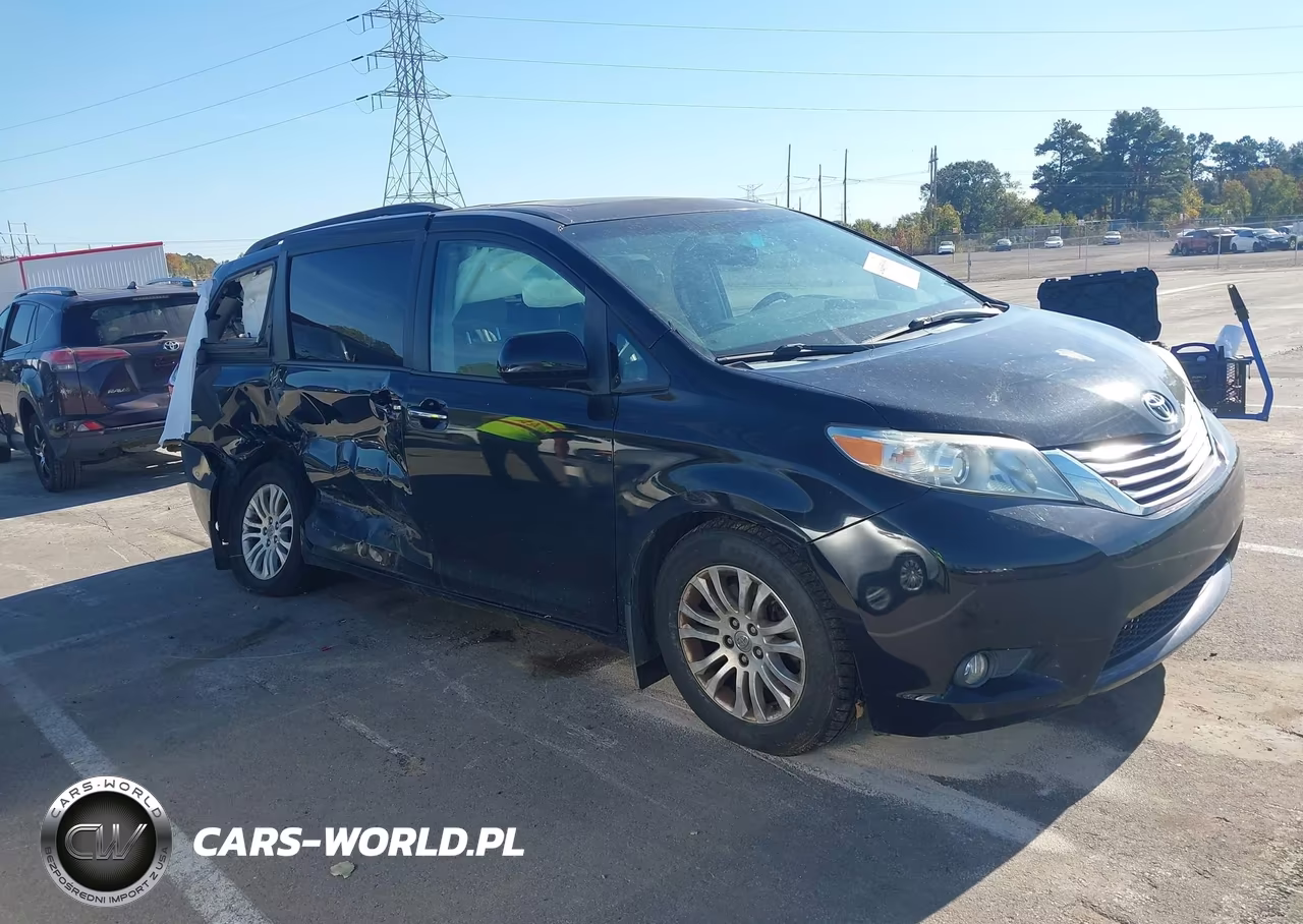 2015 Toyota Sienna Xle 8 Passenger – zdjęcie 1 z 16