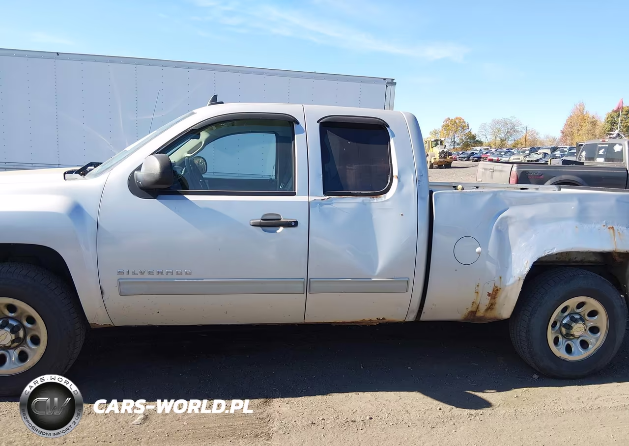 2011 Chevrolet Silverado 1500 Ls VIN:1GCRKREA1BZ378737 - 14
