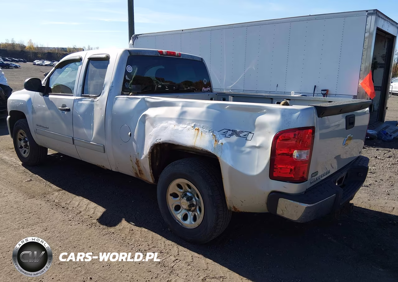 2011 Chevrolet Silverado 1500 Ls VIN:1GCRKREA1BZ378737 - 3