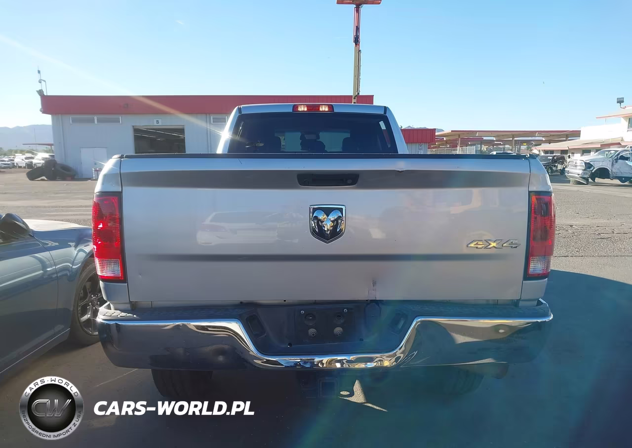 2018 Ram 2500 Tradesman 4X4 8' Box VIN:3C6UR5HJ1JG337668 - 16