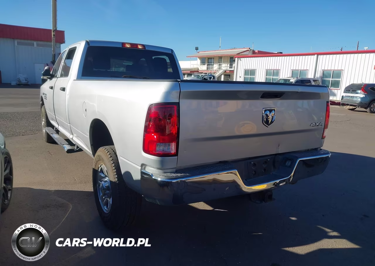 2018 Ram 2500 Tradesman 4X4 8' Box VIN:3C6UR5HJ1JG337668 - 3
