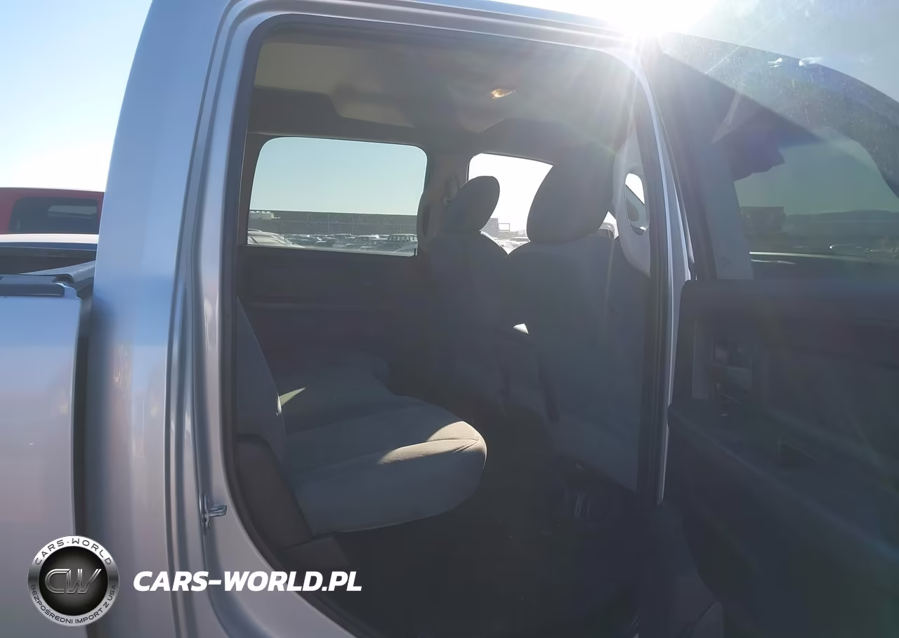 2018 Ram 2500 Tradesman 4X4 8' Box VIN:3C6UR5HJ1JG337668 - 8