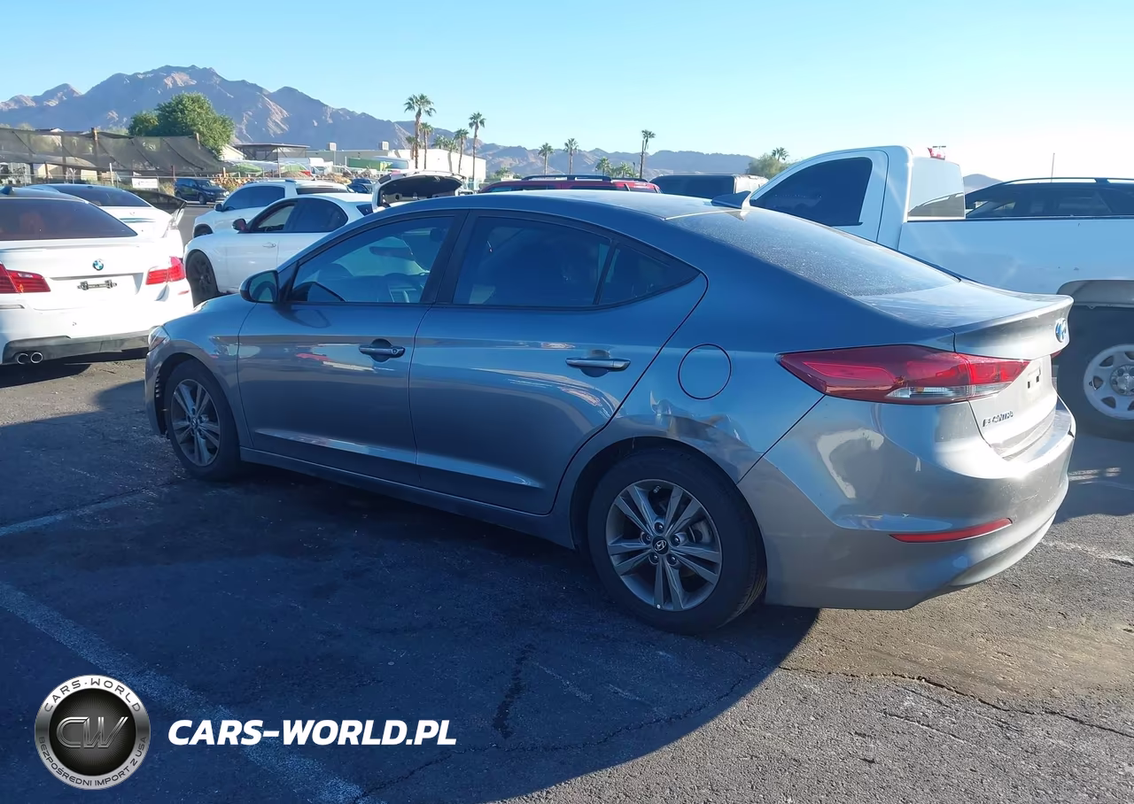 2018 Hyundai Elantra Sel VIN:5NPD84LF9JH342665 - 3
