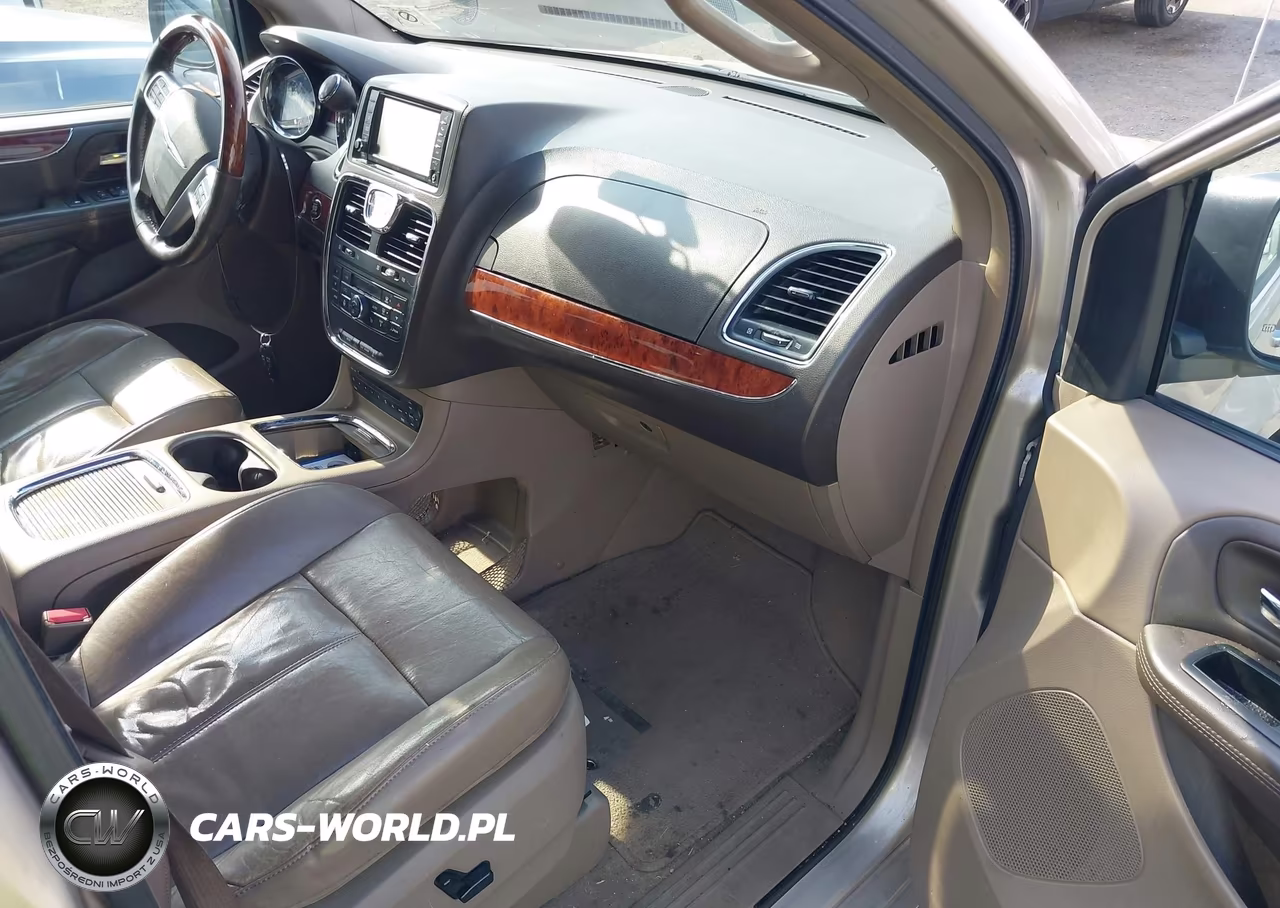 2012 Chrysler Town & Country Limited VIN:2C4RC1GG4CR283200 - 5