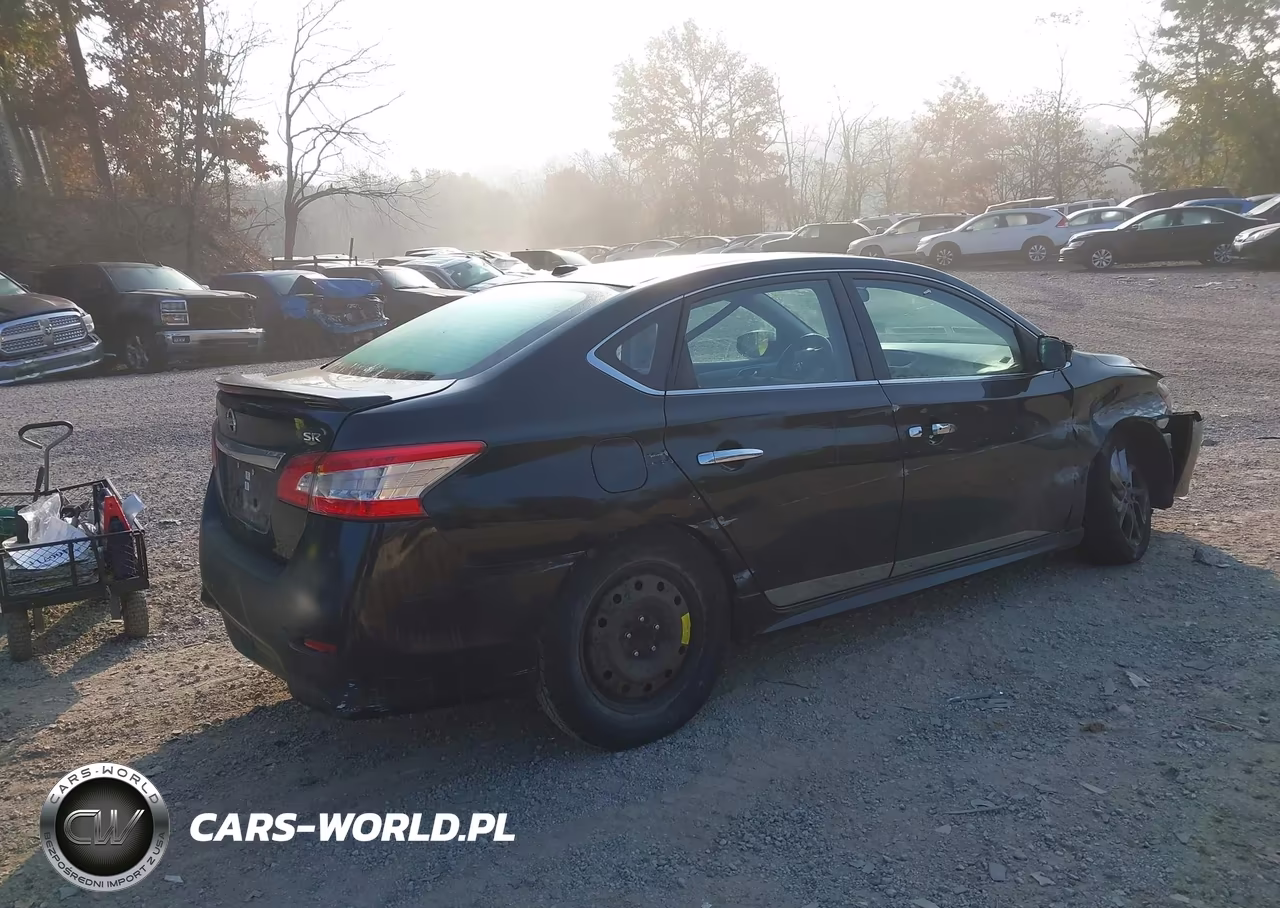 2015 Nissan Sentra Sr VIN:3N1AB7AP3FY323494 - 4