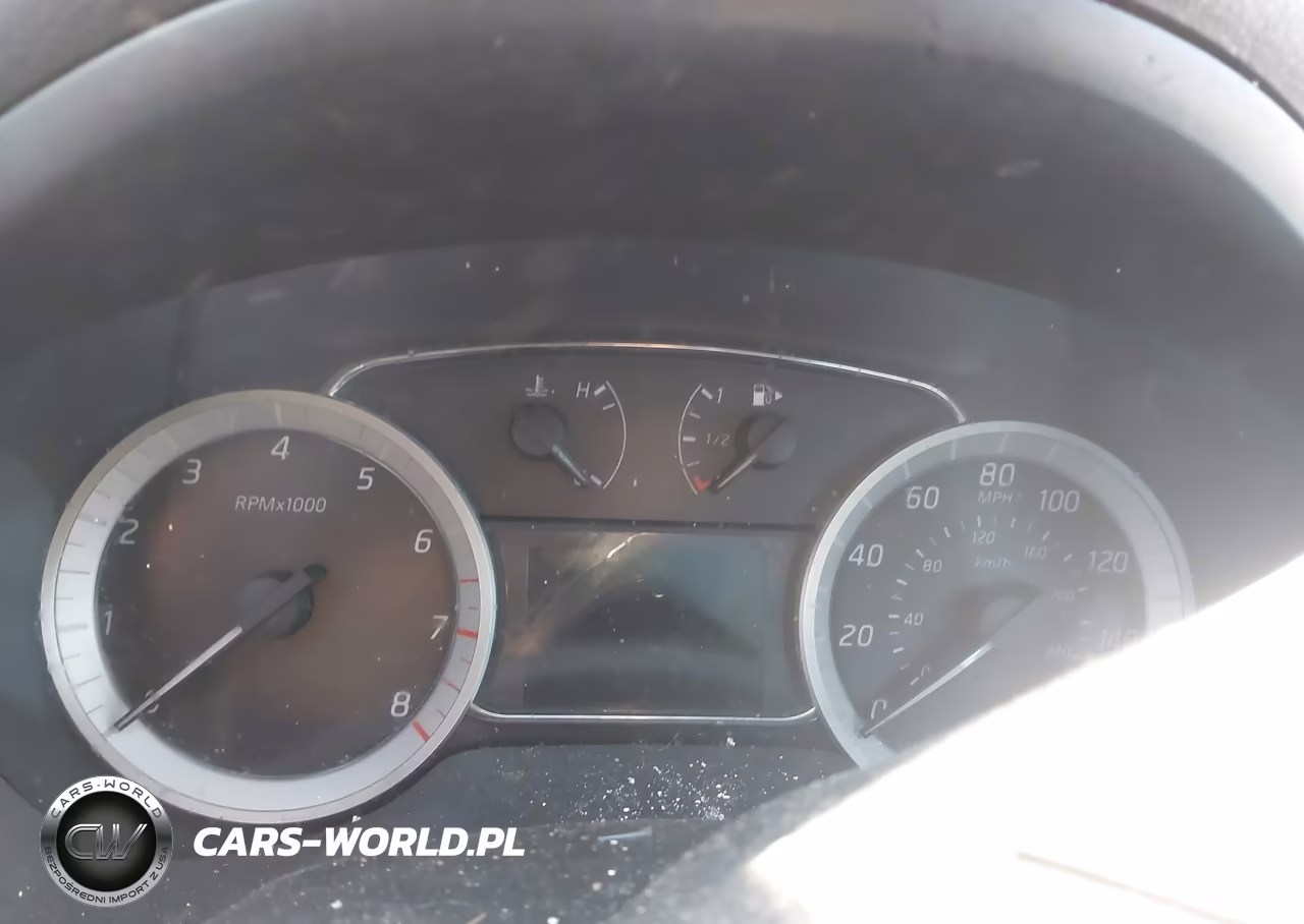 2015 Nissan Sentra Sr VIN:3N1AB7AP3FY323494 - 7