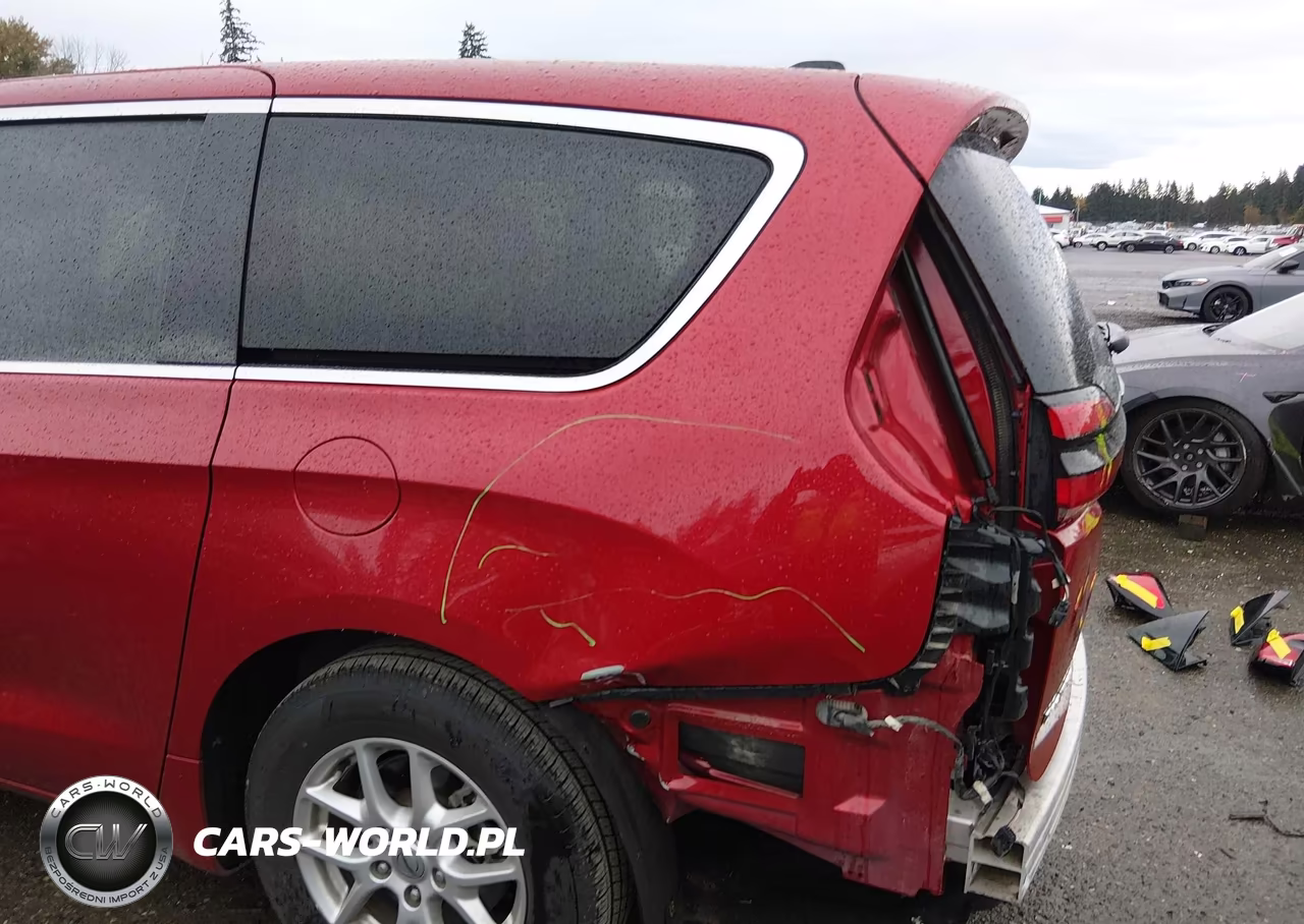 2024 Chrysler Pacifica Touring L VIN:2C4RC1BG6RR179341 - 18