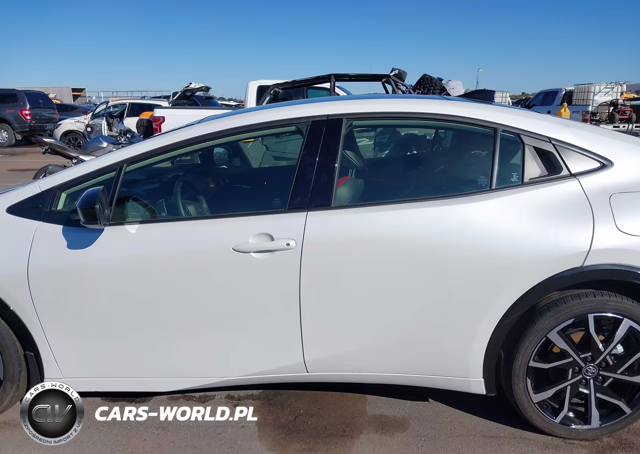 2026 Toyota Prius Plug-In Hybrid Xse VIN:JTDACACU5T3068667 - 14