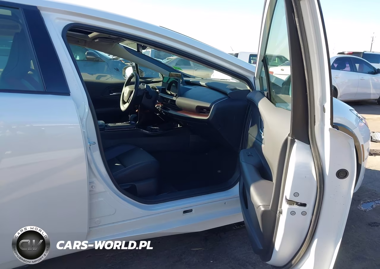 2026 Toyota Prius Plug-In Hybrid Xse VIN:JTDACACU5T3068667 - 5