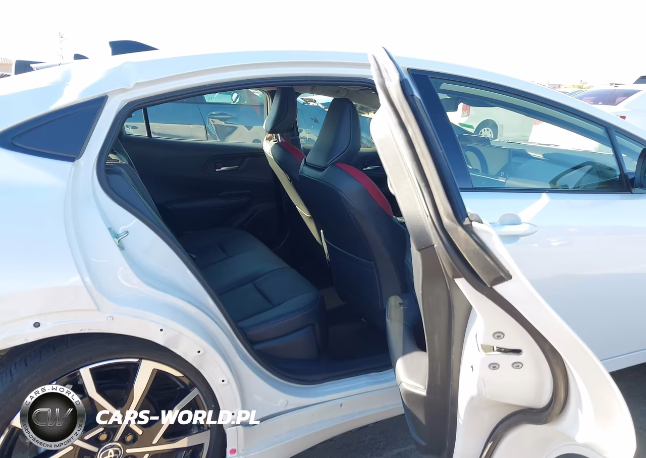 2026 Toyota Prius Plug-In Hybrid Xse VIN:JTDACACU5T3068667 - 8