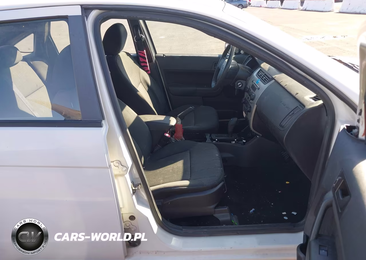 2010 Ford Focus Se VIN:1FAHP3FN6AW281356 - 5