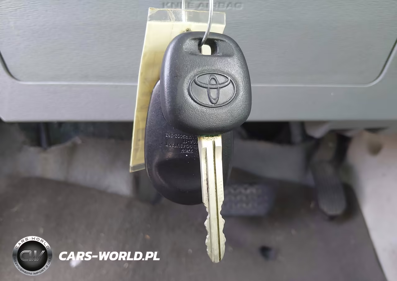 2011 Toyota Sienna Le V6 VIN:5TDKK3DC7BS023297 - 11