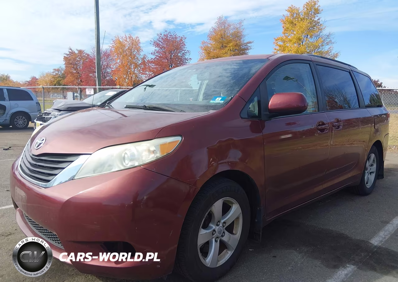2011 Toyota Sienna Le V6 VIN:5TDKK3DC7BS023297 - 12