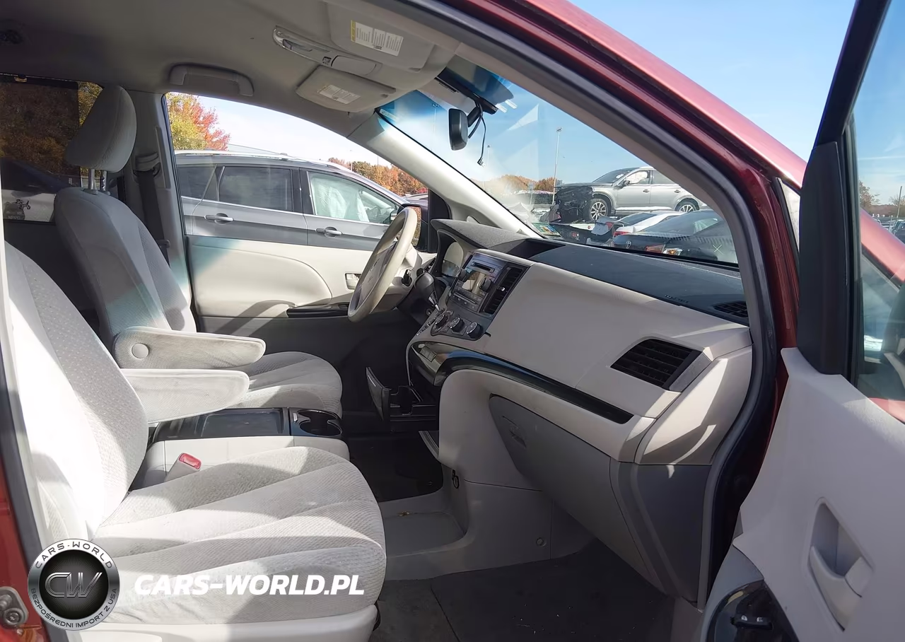 2011 Toyota Sienna Le V6 VIN:5TDKK3DC7BS023297 - 5