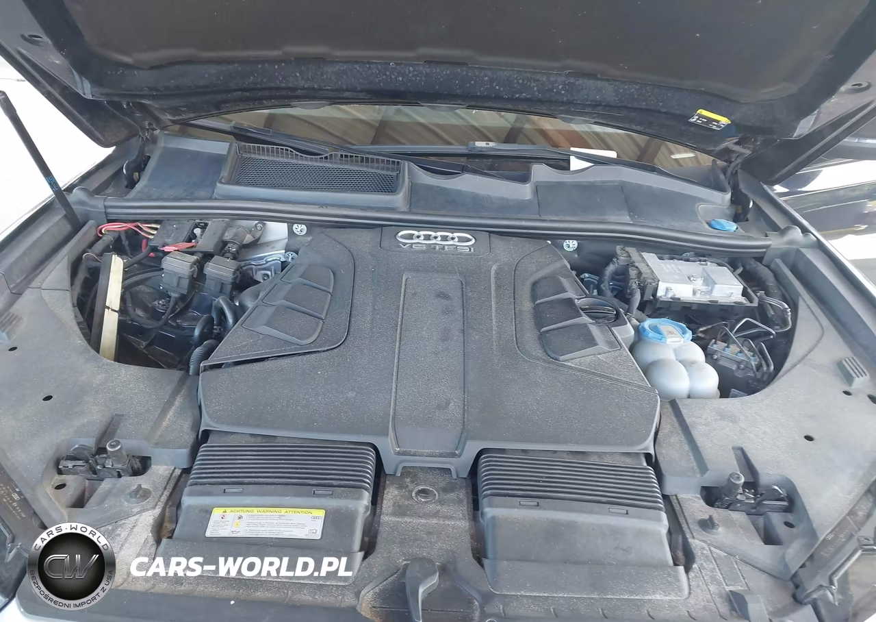 2017 Audi Q7 3.0T Premium VIN:WA1LAAF70HD034684 - 10